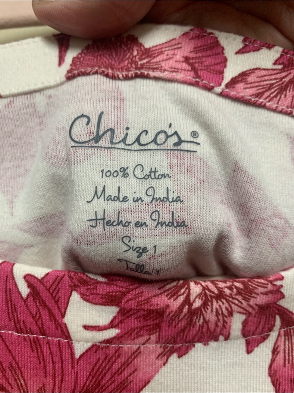Chico’s Top BNWT - Picture 4 of 9